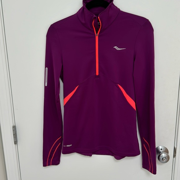Saucony athletic long sleeve - Picture 1 of 4